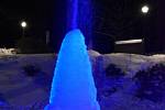 Lázeňští hosté, turisté i místní se těší, až v Karlově Studánce změní vodotrysk ve vysokou ledovou homoli.