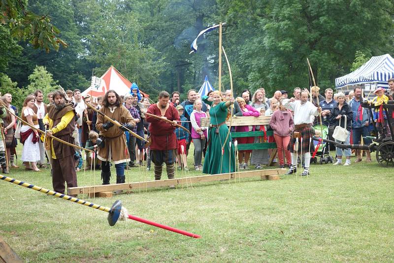 Velký lukostřelecký turnaj ve Slezských Rudolticích.