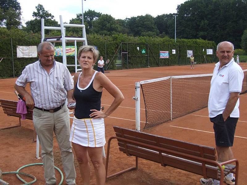 Vrbenský tenis je neodmyslitelně spojen s předsedou klubu Zdeňkem Valentou a bývalým předsedou Svatoplukem Vrbou.