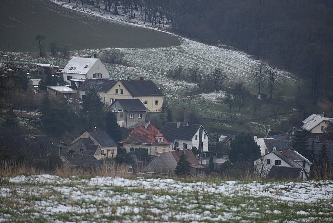 K Lichnovu  (Lichten) patří také místní část Dubnice  (Taubnitz).