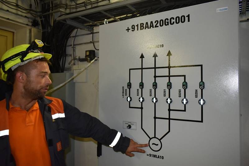 Přečerpávací elektrárna Dlouhé stráně zahájila provoz před 25 lety. Její nádrži s výhledem na Praděd se přezdívá Magické oko Jeseníků. Od července 2021 už zase láká turisty na exkurze.