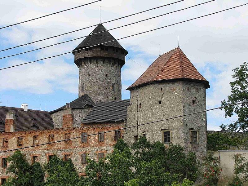 Hrad Sovinec je jednou z možností, jak strávit víkend v bruntálském regionu. Letos v něm odhalili historické fresky a otevřeli obludárium. 