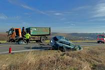 Tragická nehoda u Horního Benešova, při níž zemřel řidič osobního auta, 16. února 2024