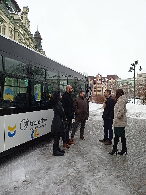 Společnost Transdev Morava se stala novým provozovatelem městské hromadné dopravy v Krnově. Svou autobusovou flotilu oficiálně představila 23. ledna 2023.