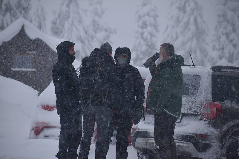 Horská střediska v Jeseníkách zvládla nápor návštěvníků díky dobré organizaci. Snažili se policisté, obsluha parkovišť  i silničáři.