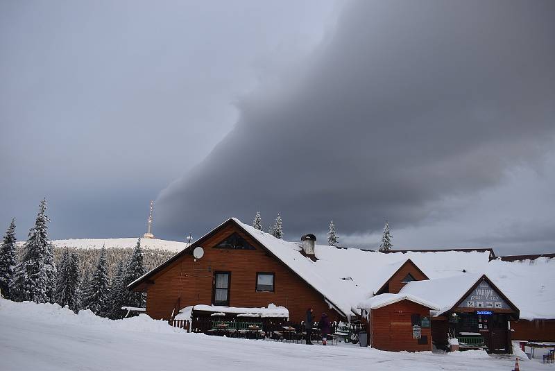 Počasí v Jeseníkách je nevyzpytatelné a plné fotogenických efektů.