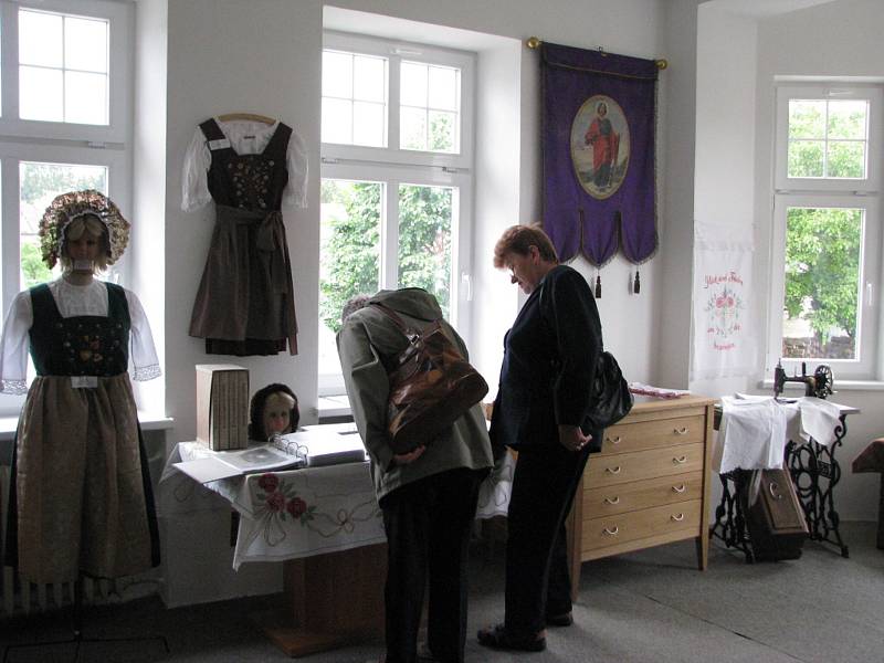 Čeští a němečtí obyvatelé Lichnova založili muzeum společné historie. "Myslím, že tento den je významnější, než si dnes uvědomujeme," řekla starostka  Lichnova Marta Otisková při otevření muzea v roce 2009.