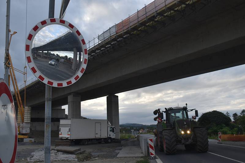 Obchvat Krnova by podle harmonogramu měl být uveden do provozu na počátku roku 2021.