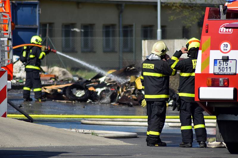 Sběrný dvůr v Rýmařově ve čtvrtek 7. května zasáhl požár.