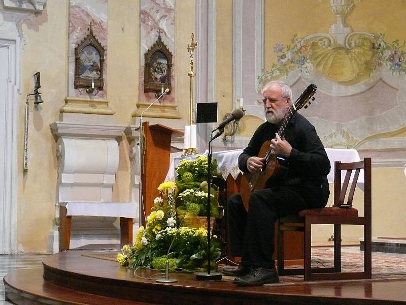 Koncert Štěpána Raka v Cvilínském kostele Panny Marie Sedmibolestné uzavřel v sobotu 2. září letošní ročník festivalu Setkání s duchovní hudbou.