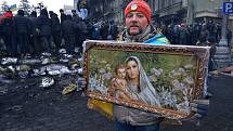 Revoluce na Ukrajině nenechala v klidu fotografa a cestovatele Ivo Dokoupila, který bydlí v Radimi u Krnova. V pátek se vrátil už ze třetí výpravy do Kyjeva.