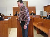 Dva roky vězení, avšak s tříletým odkladem vyměřil bruntálský soud muži, který sexuálně zneužil dospívající tělesně i duševně postiženou dívenku.
