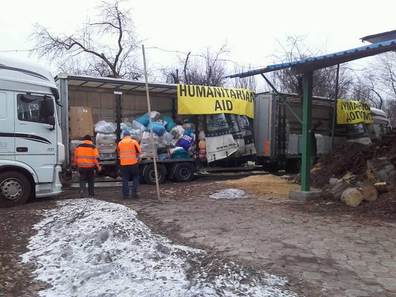 Dva kamiony s humanitární pomocí šťastně dojely z Krnova na východ Ukrajiny. Pomohou lidem v oblasti Doněcka.