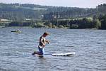 Plavba na paddleboardu je oblíbeným sportem a zábavou i na přehradě Slezská Harta. V Mezině vznikla specializovaná půjčovna paddleboardů.