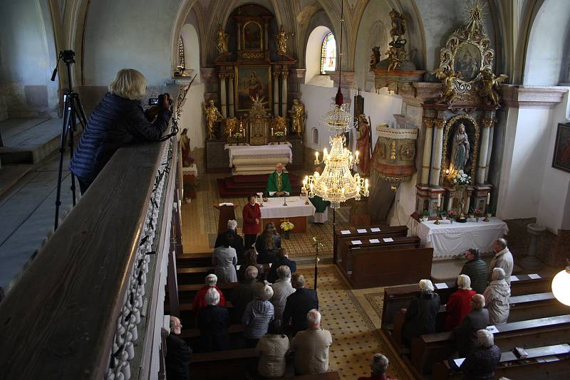 V Krasově si připomněli výročí 150 let od narození Výročí 150 let od narození olomouckého světícího biskupa Schinzela.