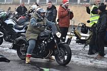 Tradiční Vánoční vyjížďka motorkářů zasněženým Krnovem na Štědrý den 24. 12. 2023