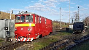 Na raritní úzkokolejnou trať z Třemešné ve Slezsku do Osoblahy se po dlouhé a náročné opravě vrátila druhá lokomotiva.