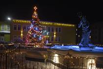 Vánoční strom ve Dvorcích zvítězil v okresním kole ankety Deníku.