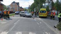 Ve Vrbně pod Pradědem došlo v pátek 17. 5.  v 15.40 hodin ke střetu osobního vozidla Volkswagen Passat a motocyklu Triumph. Policie hledá svědky této vážné nehody.