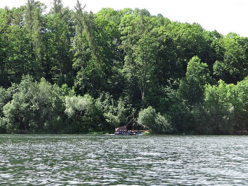 Vítězem prestižní soutěže ve vodním záchranářství Slezská Harta je tým profesionálních hasičů z Bruntálu. Stříbrní skončili jejich kolegové z Karviné a na třetím místě loňští vítězové policisté ze speciální pořádkové jednotky z Frýdku-Místku.