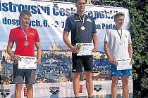 Šestnáctiletý český plavecký reprezentant závodící v barvách Bruntálu Roman Procházka má za sebou úspěšné účinkování na letním republikovém mistrovství v pražském Podolí.