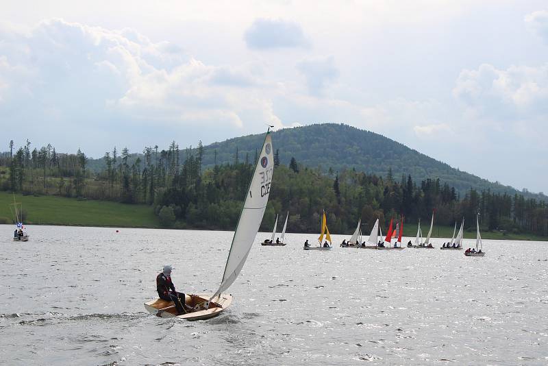 Na Slezské Hartě proběhl 25. ročník skautského mistrovství ČR v jachtingu závod Skare 2019. Je to skautská regata, každoroční jachtařský závod vodních skautů, pořádaný od roku 1994. O bezpečnost závodníků na vodě dbala bruntálská Vodní záchranná služba.