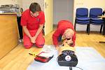 Defibrilátor (AED) mají ve své výbavě i bruntálští vodní záchranáři, kteří pravidelně nacvičují zásady poskytnutí zdravotnické první pomoci.