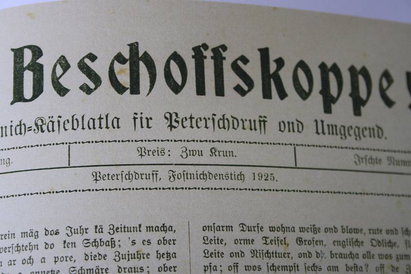 Karl Heider je vedoucím spolku odsunutých občanů Petrovic. Rozhodl se rodné obci věnovat kopie německých kronik a dokumentů, aby z nich mohli čerpat i čeští badatelé a zájemci o historii.