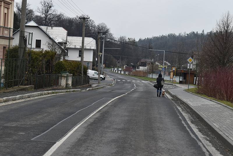 K Lichnovu  (Lichten) patří také místní část Dubnice  (Taubnitz).