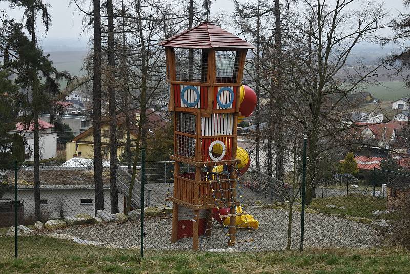 Úvalno bylo v Moravskoslezském kraji vyhlášeno Vesnicí roku 2018. Porotu zaujalo  originalitou a tvořivým přístupem k rozvoji.