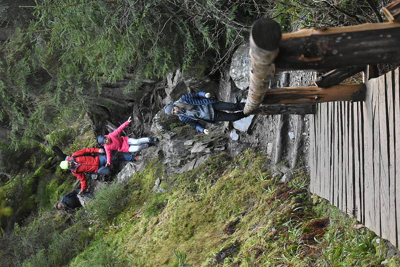 Údolí a vodopády Bílé Opavy v Jeseníkách.