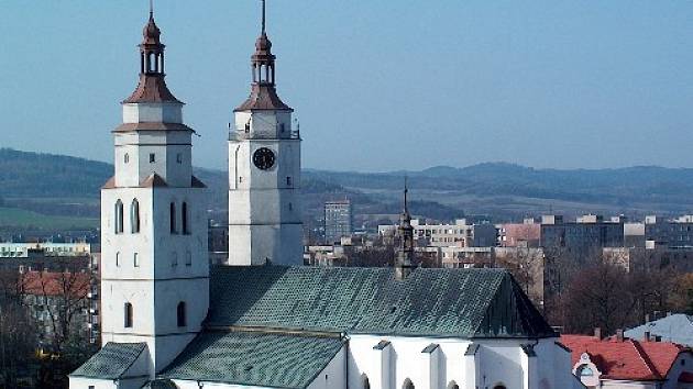 Kostel sv. Martina v Krnově, kde proběhne mše za oběti komunismu a nacismu.
