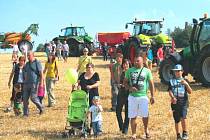 Loňské farmářské slavnosti sklidily obrovský úspěch. Návštěvnost několikanásobně překonala očekávání majitelů zemědělské usedlosti. Letos zde poprvé proběhnout opravdové dožínky.