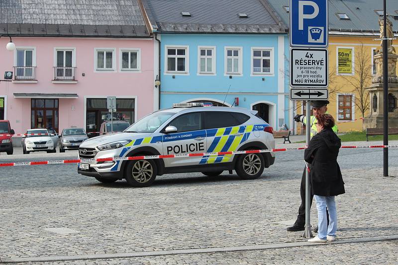 Radnici v Rýmařově poničil výbuch.