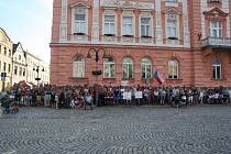 Demonstrace za nezávislou justici a proti vládě 11. června v Krnově.