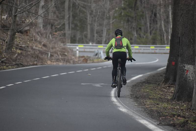 Podívejte se, jak si cyklisté v Jeseníkách a na Krnovsku užili krásný víkend.