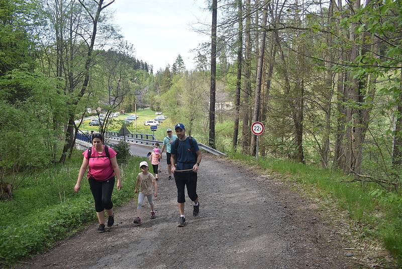 Jezerní důl neboli Rodrigezův hrob převzalo do své správy město Budišov nad Budišovkou. Připravuje projekt, který umožní vozit v podzemí turisty na lodičkách. 14.5. 2022