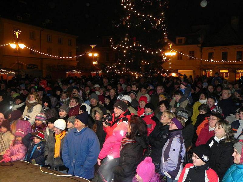 Rozsvícení stromu v Bruntále, pátek 25. listopadu.