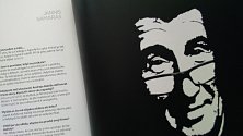 Andrej Babiš v roce 2016 v Krnově zdarma rozdával knihu rozhovorů O Babišovi bez Babiše. V knize, kterou vydalo nakladatelství Agrofert, majitel Kofoly Jannis Samaras popisuje svůj vztah k Andreji Babišovi. Nedávno Samaras ukončil sponzoring a členství v