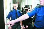 Mladík z Krnova obviněný z vraždy své jedenáctileté sestry v budově ostravského soudu.