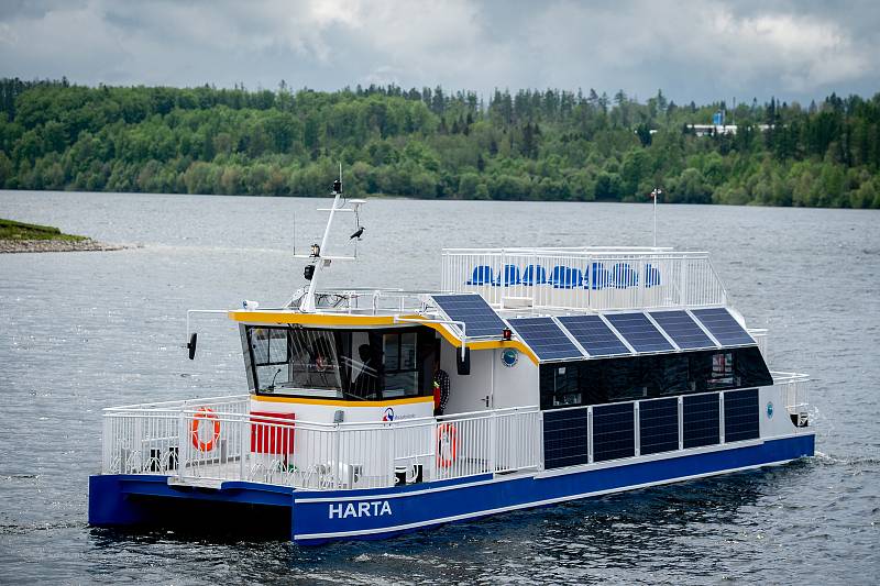 Elektroloď Harta. Představení nové turistické atrakce vodní nádrže Slezská Harta na Bruntálsku, květen 2019 v Leskovci nad Moravicí.