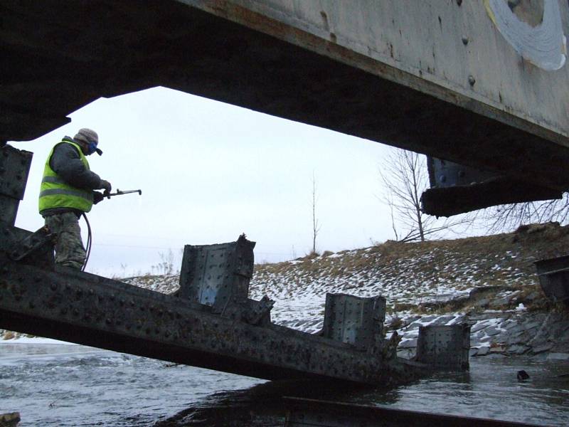 Železniční most Miluji Pepu byl poslední vzpomínkou na trať z Krnova do Hlubčic. Byl zbourán kolem roku 2010.