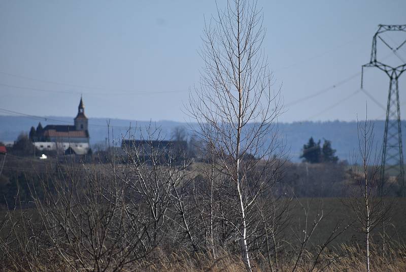 Svobodné Heřmanice leží na hranici okresů Bruntál a Opava. Máme je spojené hlavně se zatopeným břidlicovým lomem Šifr.