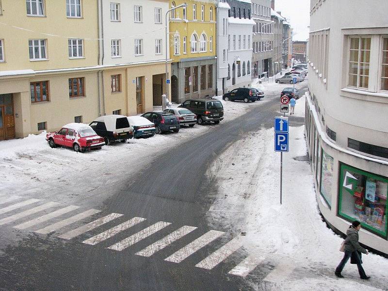 Přívaly sněhu potrápily i obyvatele Bruntálu.