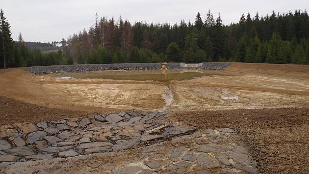 Klimešův rybník leží poblíž Roudna na potoku Rýžovníku. Právě prošel generální rekonstrukcí.