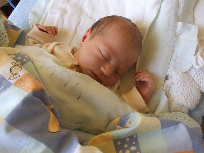 ADÉLA KOLONIČNÁ, narozena 27.9.2008, Zátor, váha 3 kg, míra 47 cm, maminka Anna Koloničná, tatínek Radek Koloničný.