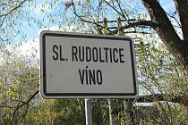 Okres Bruntál sice má Víno, ale vinohrady zde chybí.