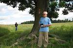 Stromem roku 2009 má šanci stát se jasan ztepilý, rostoucí nedaleko turistické stezky z Karlovy Studánky do Malé Morávky. Přibližně dvě stě let starý strom do soutěže nominovalo občanské sdružení Vlastenecký poutník spolu s obyvateli okolních obcí.