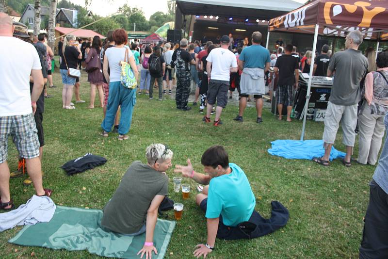 Festival Rockem proti přehradě v Nových Heřminovech.