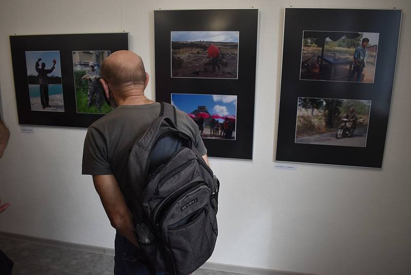 Fotograf a pedagog Jindřich Štreit ze Sovince představil svého talentovaného žáka fotografa Antonína Mikšíka ze sousední Paseky.